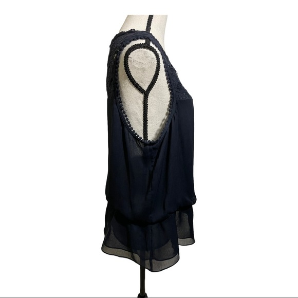 Adrianna papell womens crochet top of blouse bottom peplum and has elastic Large - Picture 4 of 11